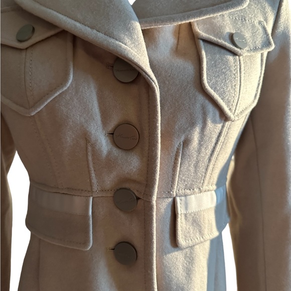 ❄️ Kenneth Cole Tan Coat 60% Wool - with branded buttons Size 8P - Picture 2 of 15